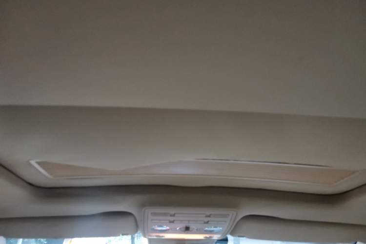 Used Volkswagen Phaeton 2011 3.6L V6 5-Seater Extended Comfort Version Headliner
