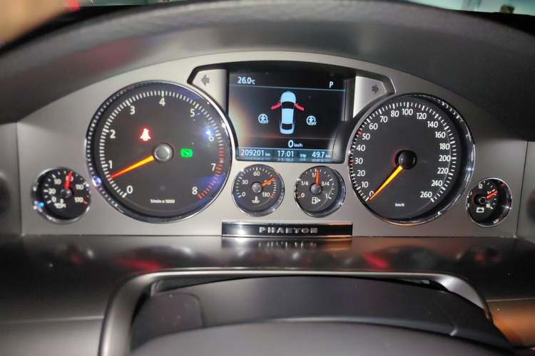 Used Volkswagen Phaeton 2011 3.6L V6 5-Seater Extended Business Edition Instrument Cluster