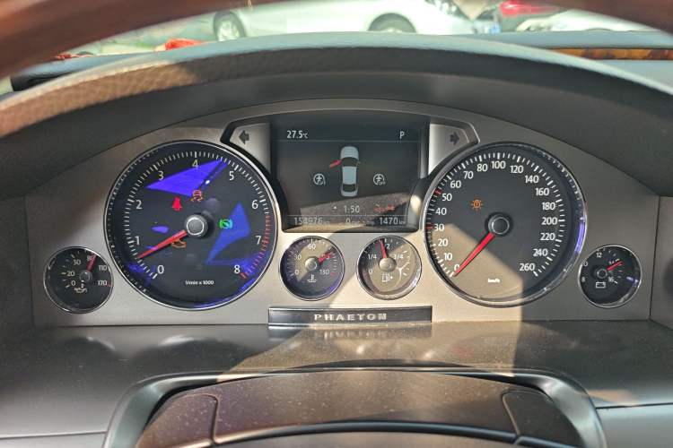 Used Volkswagen Phaeton 2011 3.6L V6 5-Seater Extended Business Edition Instrument Cluster
