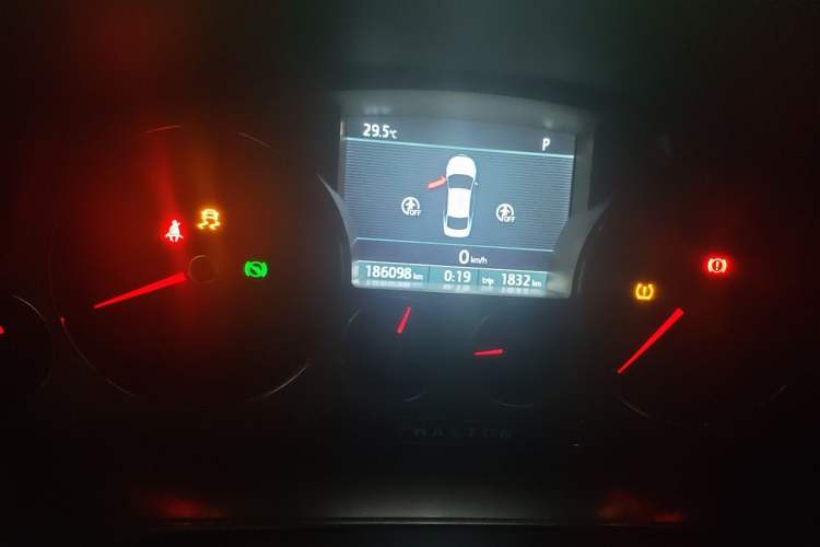 Used Volkswagen Phaeton 2011 4.2L V8 4-seat Extended-Range Individual Edition Instrument Cluster