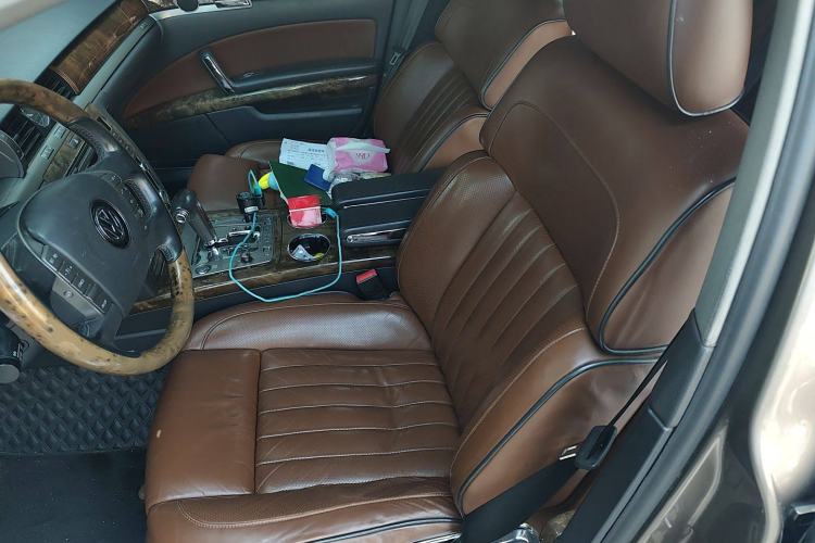 Used Volkswagen Phaeton 2011 3.6L V6 4-Seater Extended-Length Individual Edition Left Front Seat