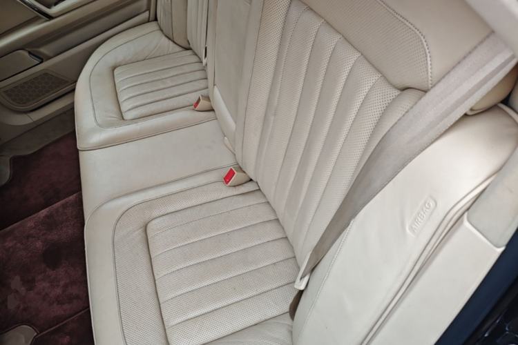 Used Volkswagen Phaeton 2011 3.6L V6 5-Seater Extended Comfort Version Left Rear Seat