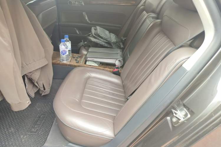 Used Volkswagen Phaeton 2011 3.6L V6 4-Seater Extended-Length Individual Edition Left Rear Seat