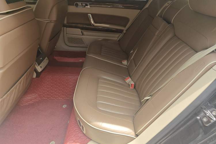 Used Volkswagen Phaeton 2011 4.2L V8 4-seat Extended-Range Individual Edition Left Rear Seat