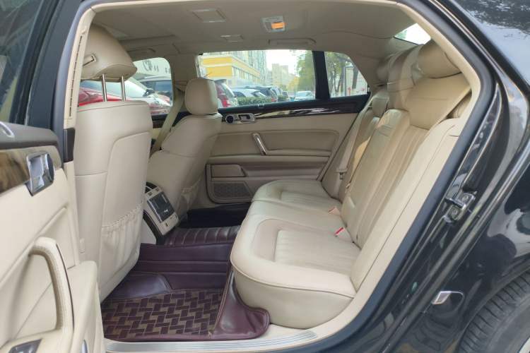 Used Volkswagen Phaeton 2011 3.6L V6 5-Seater Extended Comfort Version Left Rear Seat