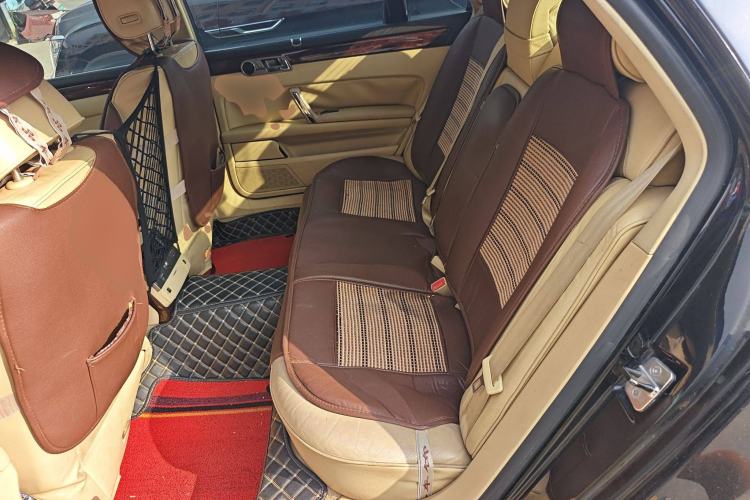 Used Volkswagen Phaeton 2011 3.6L V6 5-Seater Extended Business Edition Left Rear Seat