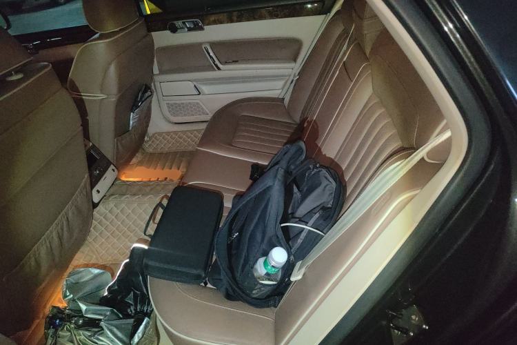 Used Volkswagen Phaeton 2011 3.6L V6 5-Seater Extended-Length Individual Edition Left Rear Seat