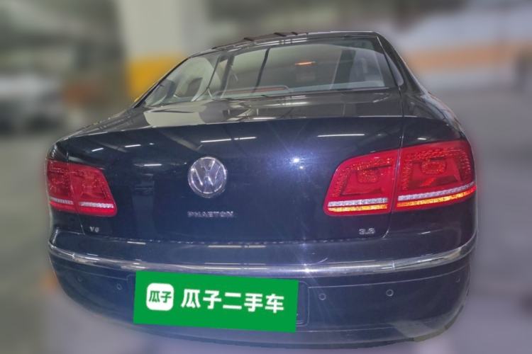 Used Volkswagen Phaeton 2011 3.6L V6 5-Seater Extended Business Edition Rear