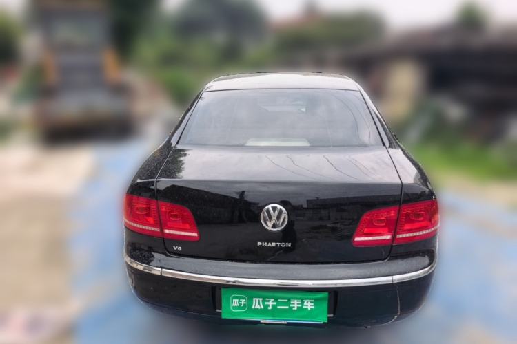 Used Volkswagen Phaeton 2011 3.6L V6 5-Seater Extended Comfort Version Rear