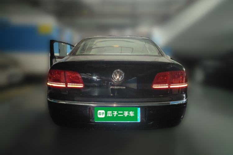 Used Volkswagen Phaeton 2011 3.6L V6 5-Seater Extended Business Edition Rear