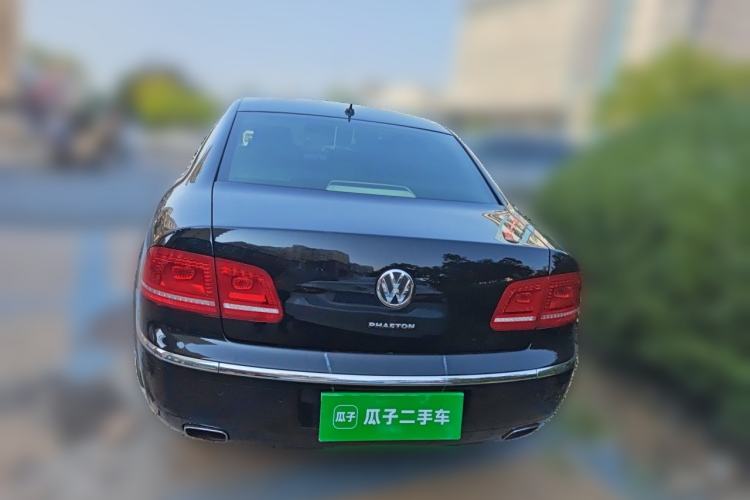 Used Volkswagen Phaeton  Rear