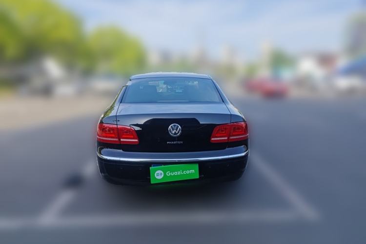 Used Volkswagen Phaeton 2011 3.6L V6 5-Seater Extended Comfort Version Rear