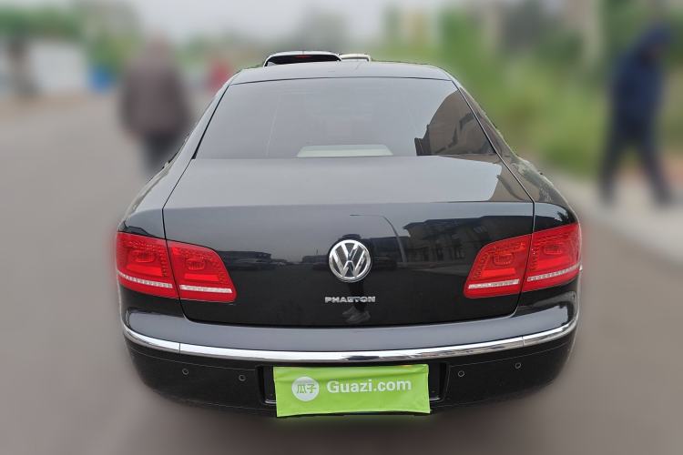 Used Volkswagen Phaeton 2011 3.6L V6 5-Seater Extended Comfort Version Rear