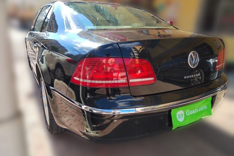 Used Volkswagen Phaeton 2011 3.6L V6 5-Seater Extended Comfort Version Rear Left 45 Deg