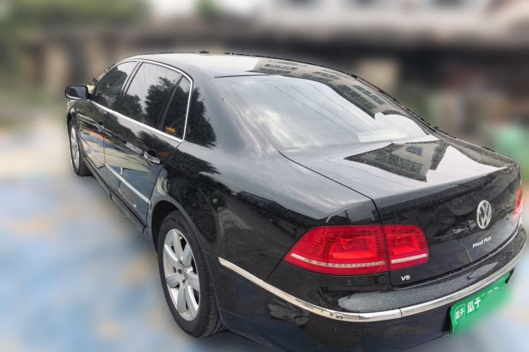 Used Volkswagen Phaeton 2011 3.6L V6 5-Seater Extended Comfort Version Rear Left 45 Deg