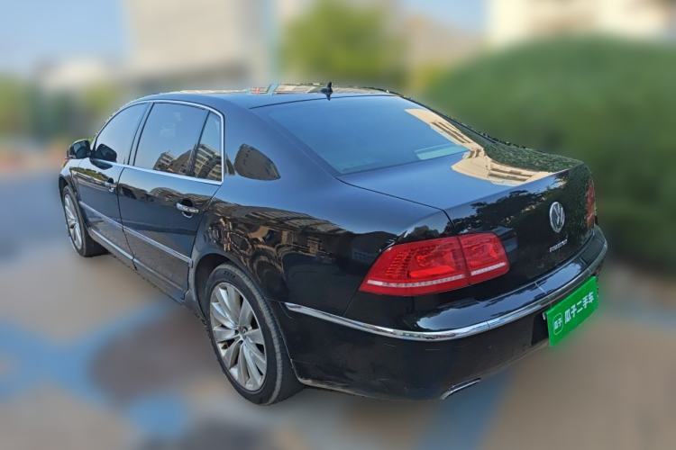 Used Volkswagen Phaeton  Rear Left 45 Deg