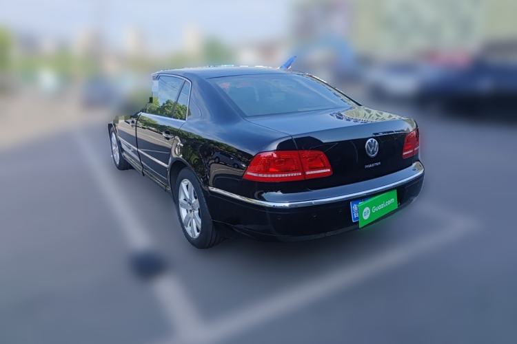 Used Volkswagen Phaeton 2011 3.6L V6 5-Seater Extended Comfort Version Rear Left 45 Deg