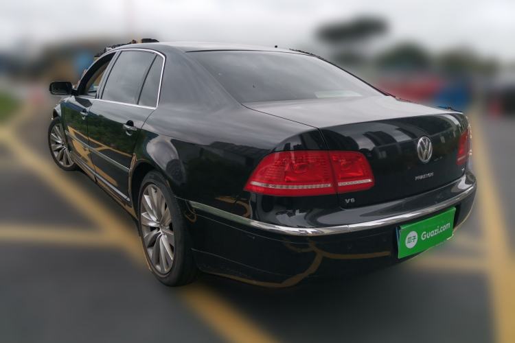 Used Volkswagen Phaeton 2011 3.6L V6 4-Seater Extended-Length Individual Edition Rear Left 45 Deg