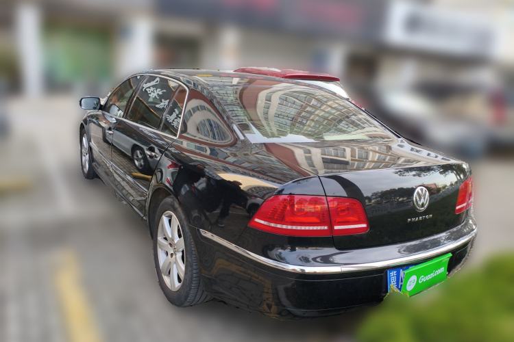 Used Volkswagen Phaeton 2011 3.6L V6 5-Seater Extended Comfort Version Rear Left 45 Deg