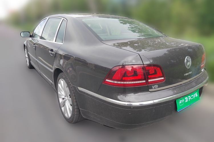 Used Volkswagen Phaeton 2011 3.6L V6 4-Seater Extended-Length Individual Edition Rear Left 45 Deg