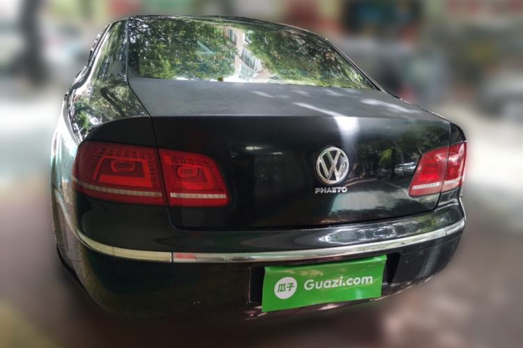 Used Volkswagen Phaeton 2011 3.6L V6 5-Seater Extended Comfort Version Rear Left 45 Deg
