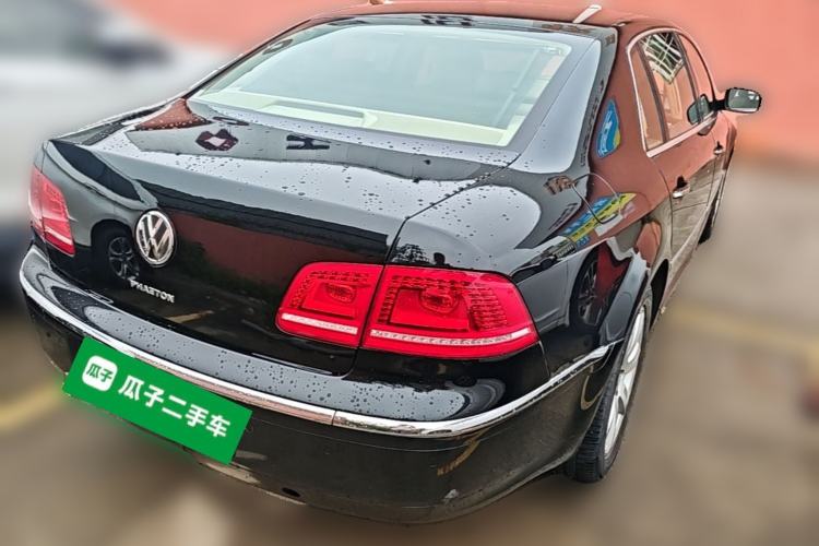 Used Volkswagen Phaeton 2011 3.6L V6 5-Seater Extended Comfort Version Rear Right 45 Deg
