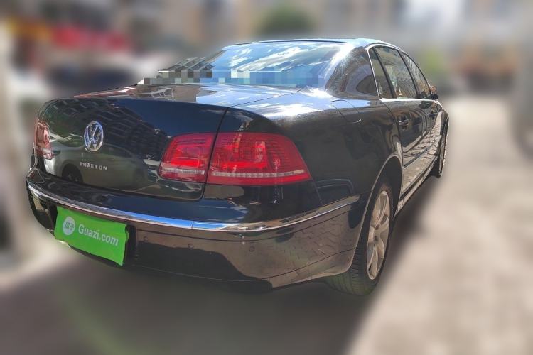 Used Volkswagen Phaeton 2011 3.6L V6 5-Seater Extended Comfort Version Rear Right 45 Deg