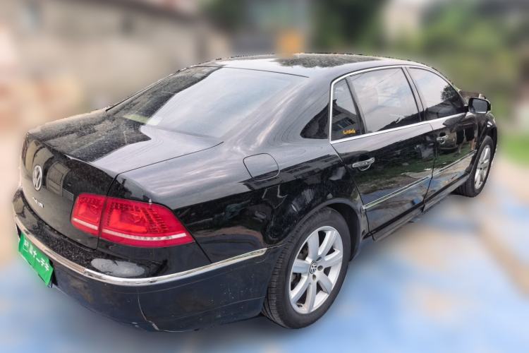 Used Volkswagen Phaeton 2011 3.6L V6 5-Seater Extended Comfort Version Rear Right 45 Deg