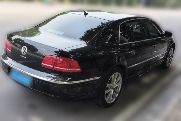 Used Volkswagen Phaeton 2011 3.6L V6 4-Seater Extended-Length Individual Edition Rear Right 45 Deg