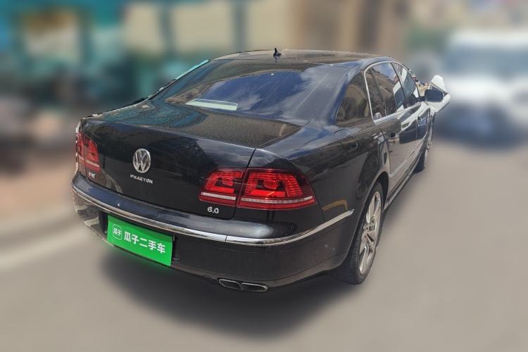 Used Volkswagen Phaeton 2011 4.2L V8 4-seat Extended-Range Individual Edition Rear Right 45 Deg