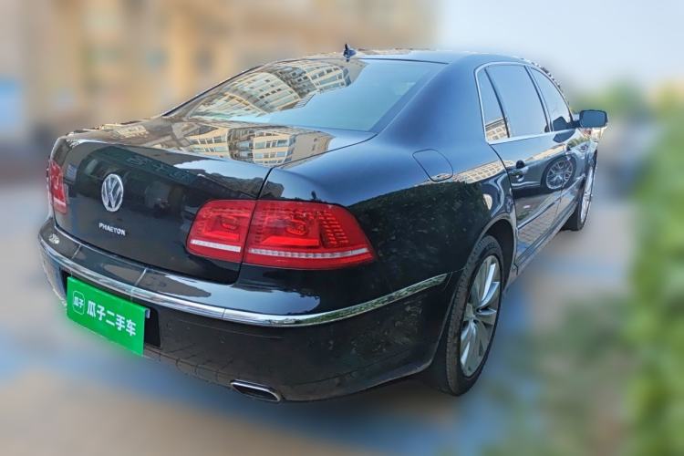 Used Volkswagen Phaeton  Rear Right 45 Deg