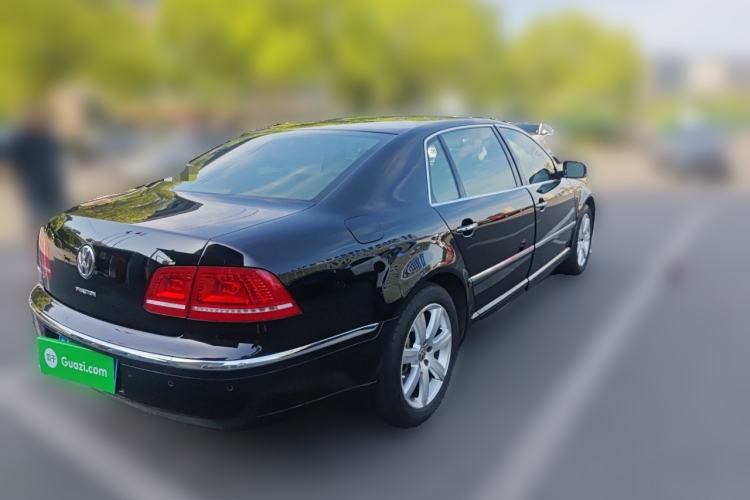 Used Volkswagen Phaeton 2011 3.6L V6 5-Seater Extended Comfort Version Rear Right 45 Deg
