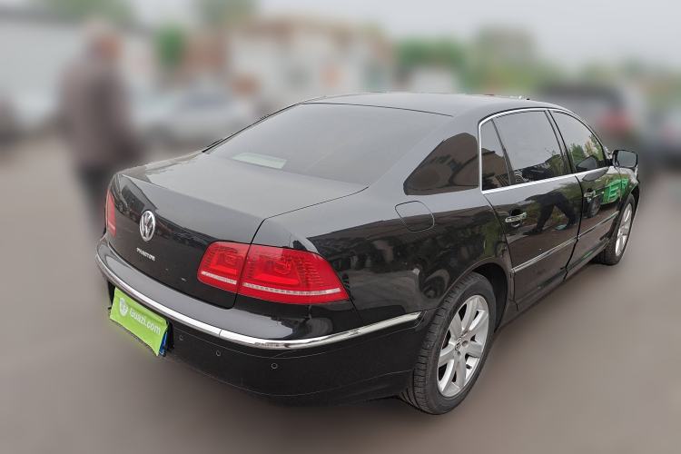 Used Volkswagen Phaeton 2011 3.6L V6 5-Seater Extended Comfort Version Rear Right 45 Deg
