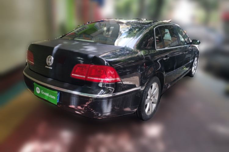 Used Volkswagen Phaeton 2011 3.6L V6 5-Seater Extended Comfort Version Rear Right 45 Deg