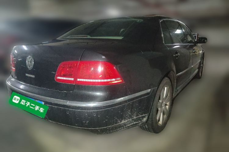 Used Volkswagen Phaeton 2011 3.6L V6 5-Seater Extended-Length Individual Edition Rear Right 45 Deg