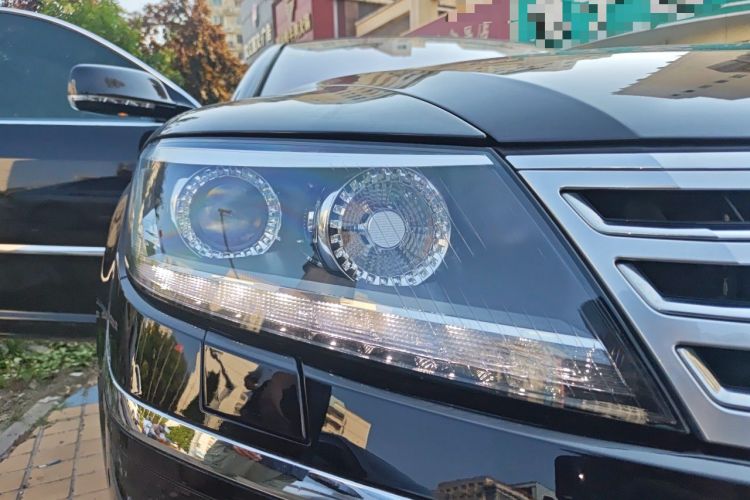 Used Volkswagen Phaeton  Right Front Headlight