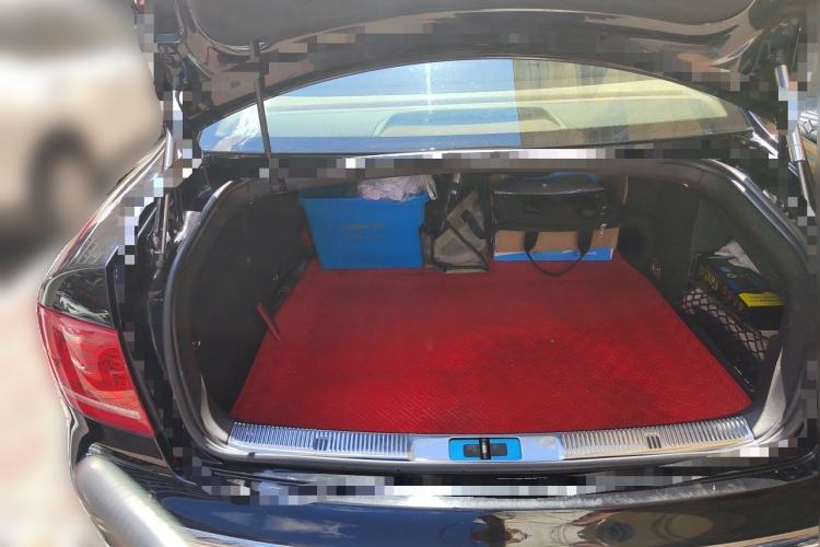 Used Volkswagen Phaeton 2011 3.6L V6 5-Seater Extended Comfort Version Trunk