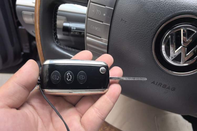 Used Volkswagen Phaeton 2011 3.6L V6 5-Seater Extended Comfort Version Vehicle Key