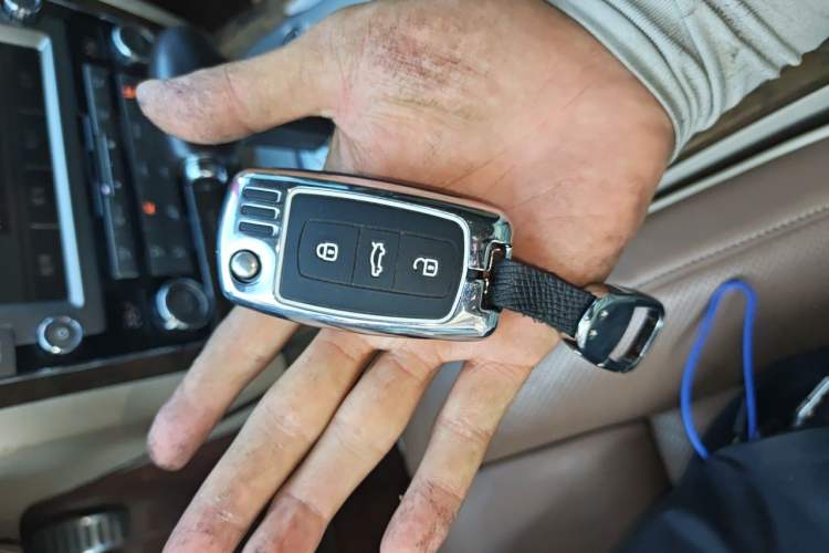 Used Volkswagen Phaeton  Vehicle Key