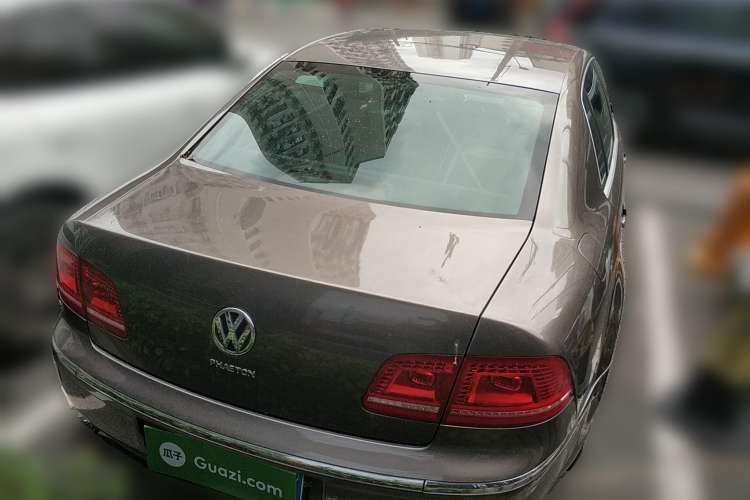 Used Volkswagen Phaeton 2011 3.6L V6 5-Seater Extended Business Edition Rear