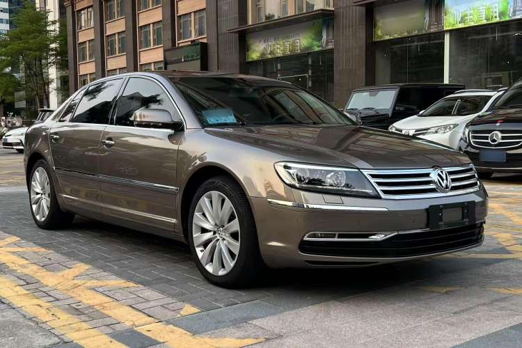 Used Volkswagen Phaeton 2011 3.6L V6 4-Seater Extended-Length Individual Edition Exterior 2