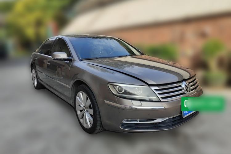 Used Volkswagen Phaeton 2011 3.6L V6 5-Seater Extended Business Edition Front Right 45 Deg