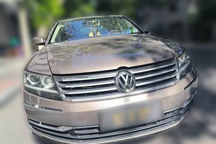 Used Volkswagen Phaeton 2011 3.6L V6 5-Seater Extended Comfort Version Front