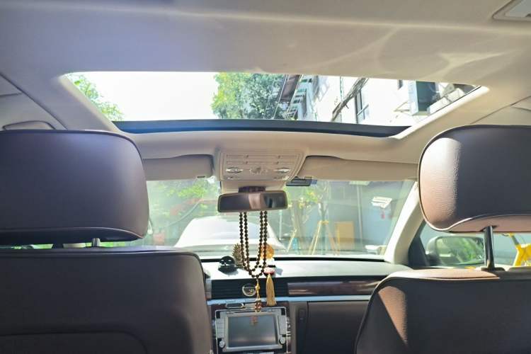 Used Volkswagen Phaeton 2011 3.6L V6 5-Seater Extended Comfort Version Headliner