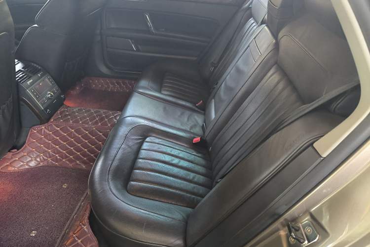 Used Volkswagen Phaeton 2011 3.6L V6 5-Seater Extended Business Edition Left Rear Seat
