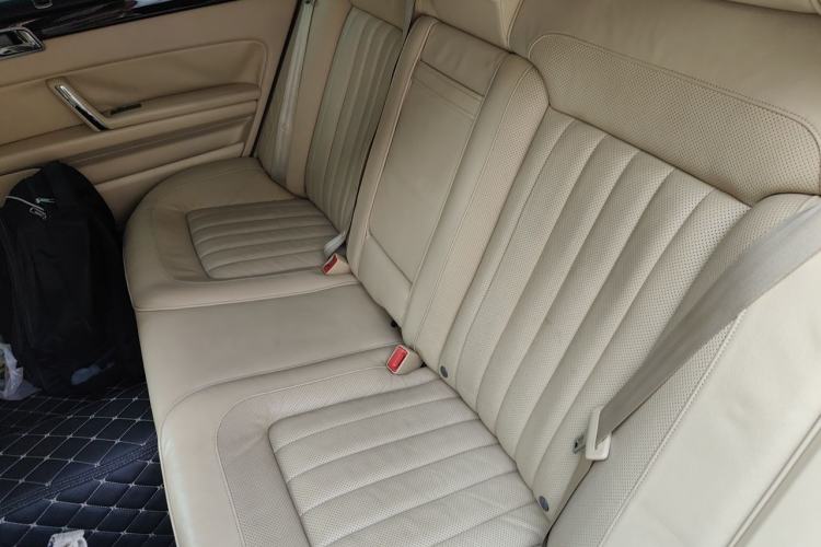Used Volkswagen Phaeton 2011 3.6L V6 5-Seater Extended Business Edition Left Rear Seat