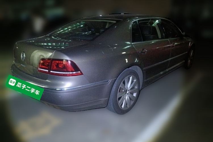 Used Volkswagen Phaeton 2011 3.6L V6 4-Seater Extended-Length Individual Edition Rear Right 45 Deg