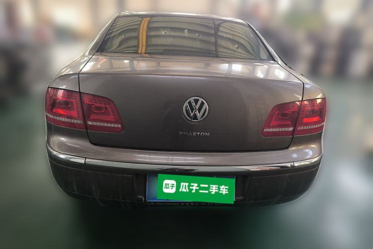 Used Volkswagen Phaeton 2011 3.6L V6 5-Seater Extended Business Edition Rear