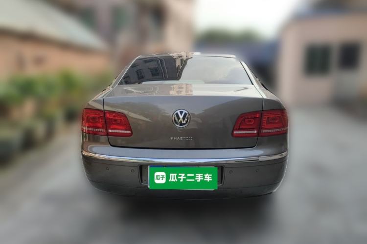 Used Volkswagen Phaeton 2011 3.6L V6 5-Seater Extended Business Edition Rear