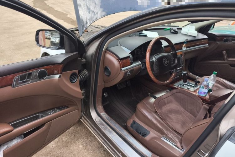 Used Volkswagen Phaeton 2011 3.6L V6 5-Seater Extended Comfort Version Driver Seat